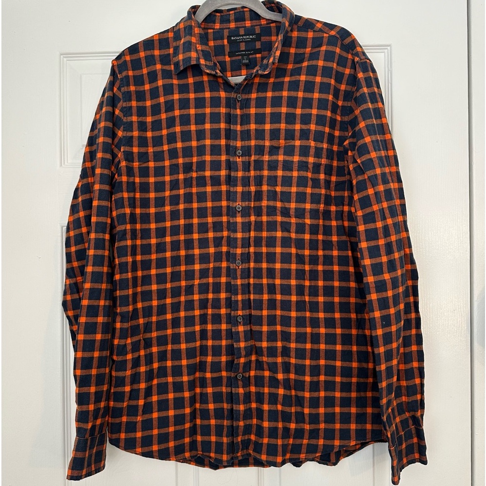Banana Republic Men’s Luxe Flannel Untucked Slim Fit Shirt